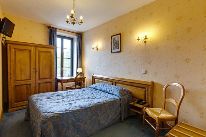 Hotel De La Cloche Beaune  Room photo